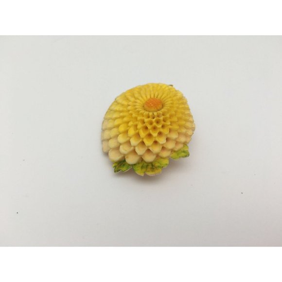 Pre 1930 Hand Carved Floral Chrysanthemum Brooch Trombone Clasp 2.25x1.5" Yellow - Picture 4 of 10